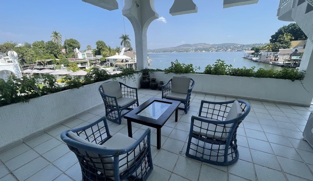 Marina Palace Teques