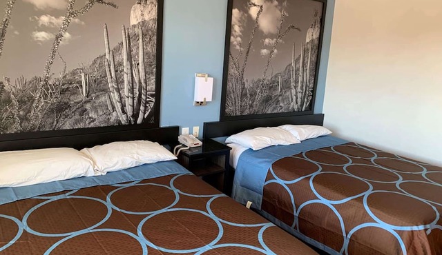 Super 8 by Wyndham Phoenix West