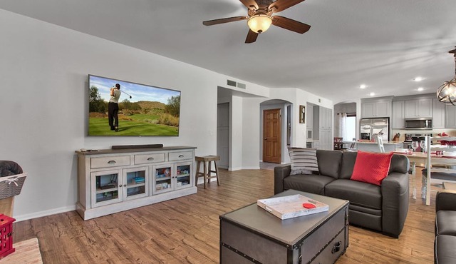 Scottsdale - Phoenix 5 Bedroom Premium Home: Minutes to Shopping & Kierland!