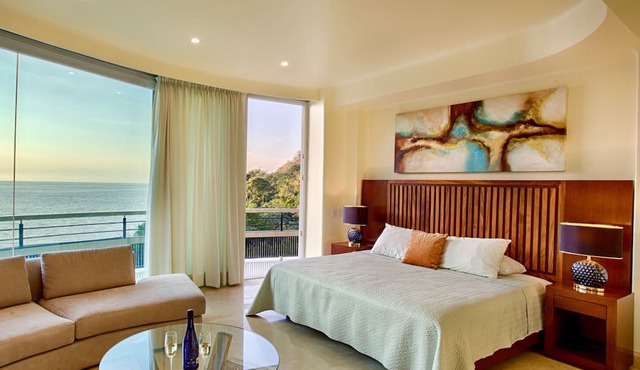 Panoramic Luxury Suite With Ocean, Gardens and Swimming Pool View
