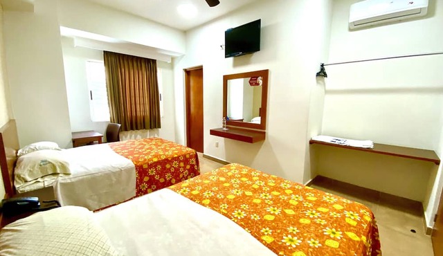 Hotel Delfines
