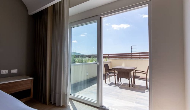 HS HOTSSON Hotel Irapuato
