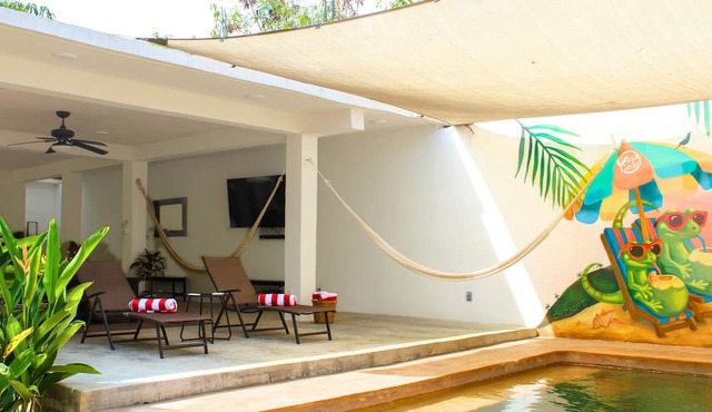 Private Villa! - Steps to Beach and Market - King beds - Pet friendly!