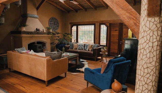 EL EQUIMITE HOTEL BOUTIQUE