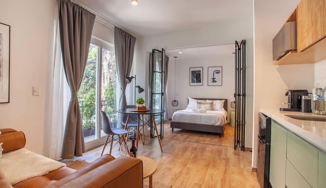 Bright & sweet unit in middle Polanco