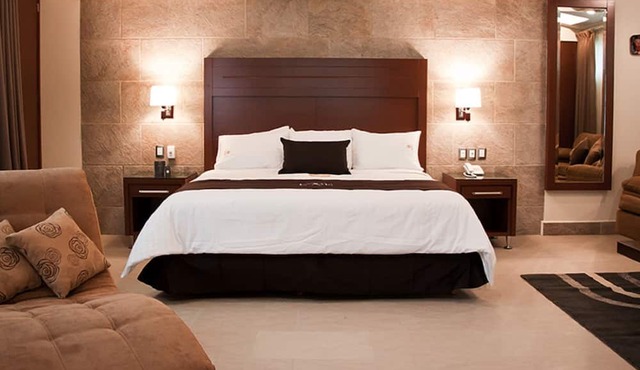 Hotel Ecce Inn & Spa