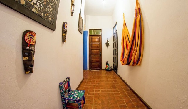 La casa de piedra y colores