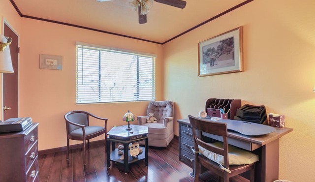 Artfully Decorated Cottonwood Home: Pets Welcome!