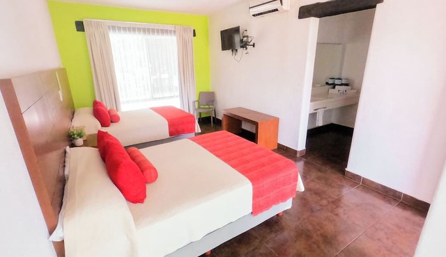 Yaxja Hotel Tamasopo