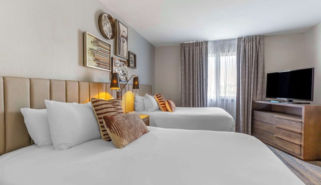 Windmill Suites Surprise - Phoenix, an Ascend Collection Hotel
