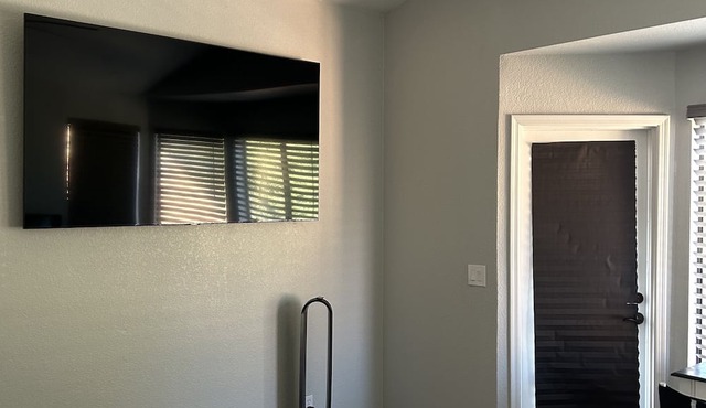 Super Bowl weekend stay just 5 minutes away from Cardinal stadium . in Avondale