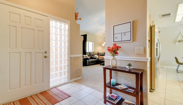 Pool Access & Mtn-View Balcony: Fountain Hills Gem