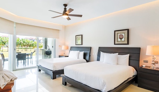 Garden View & Private Pool 3 bedroom 2 bath sleeps 10 at Mareazul Resort