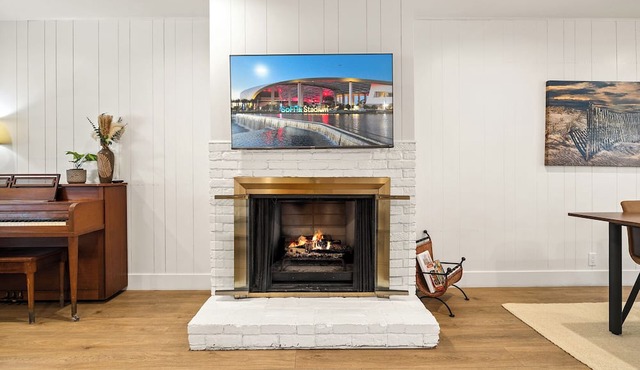 Classic Inglewood Gem 3Bed/1Bath w/Jacuzzi in Inglewood