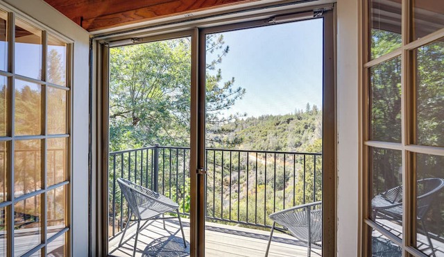 Meadow Vista Mountain Escape w/River Views!