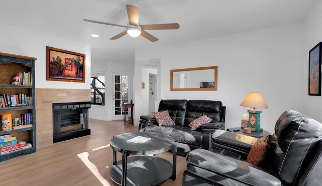 Beautifully Remodeled Sonoran Oasis – 2BR Condo w/Pool, Mtn Views & Pet Friendly