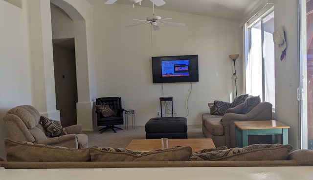 Birdwatchers Paradise on 1.5 ac Golfing hiking & More