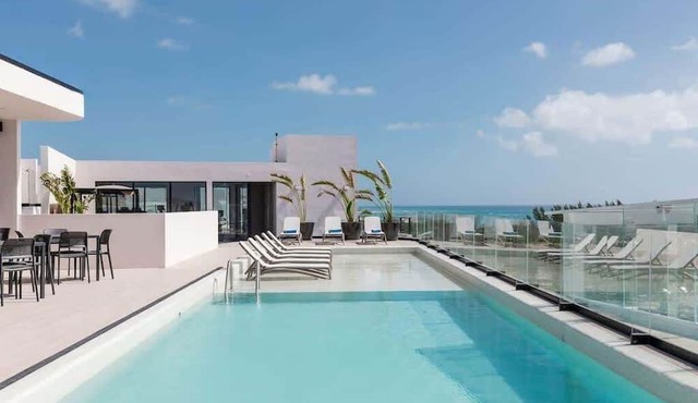 Playa Studio | Rooftop Pool, Steps to Beach
