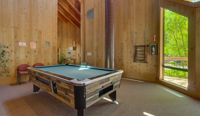 Carnelian Gem: 2 BR, 2 BA Condominium in Carnelian Bay, Sleeps 7 in Carnelian Bay