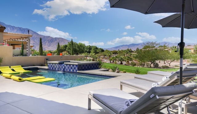 Casa No Problemo: Golf Villa w/Pool & Tesla EV
