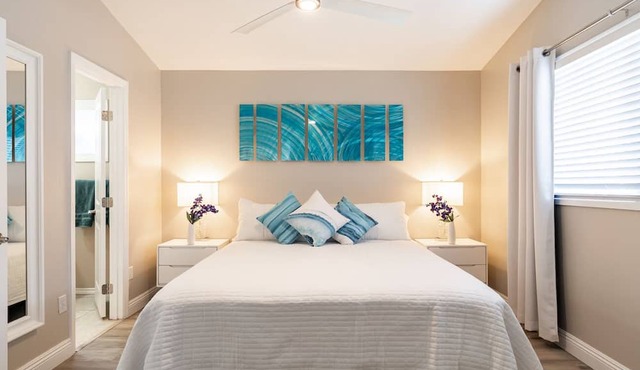 Newly Renovated Modern Home w/Pool, Jacuzzi, Pool Table - Close to All