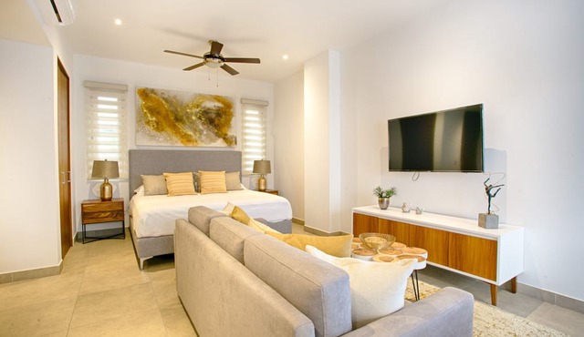 Romantic Zone Gem | 2 Pools, Gym | Walk to Beach