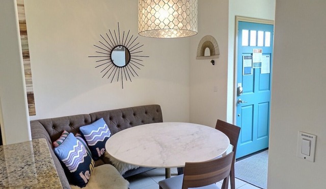 Charming OB beach condo, steps to the beach, listen to the waves crash