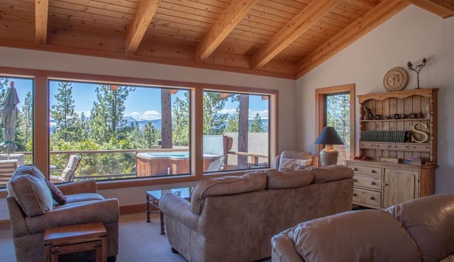 Bright lakeview home near Tahoe City, huge sunny lakeview deck