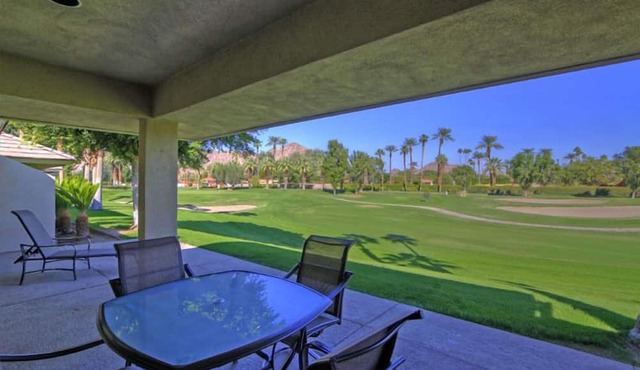 Stylish Golf Course Condo with Spectacular Mountain Views – LQ155