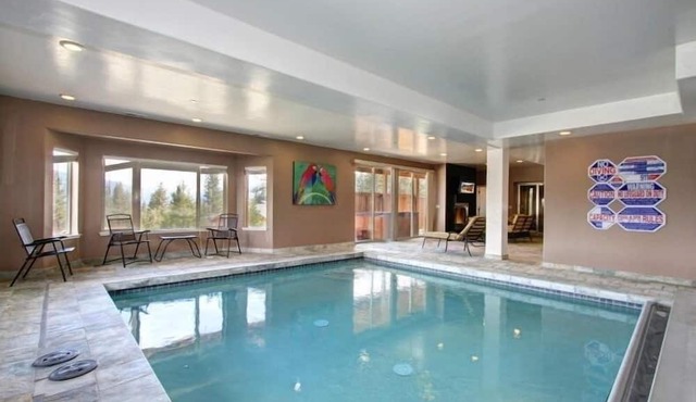 6 bedroom Luxury w/Indoor Pool, Movie Theater, Game Room