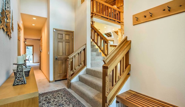 Hot Tub Access, Near Skiing: Tahoe Donner Cabin