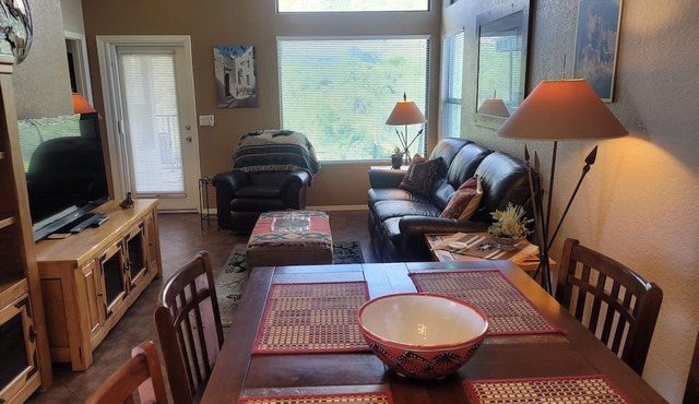 Picture Window Perfect-1 bedrm/den Stunning Mountain View- Many upgrades!