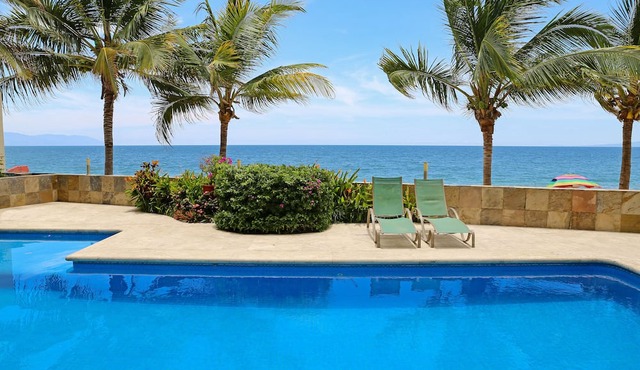 💙PUERTA AL MAR💙 DOWNTON-ON THE BEACH-DIRECT OCEAN VIEWS-POOL/WALK EVERYWHARE