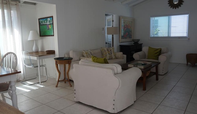 Immensely Charming Apartment on Balboa Island