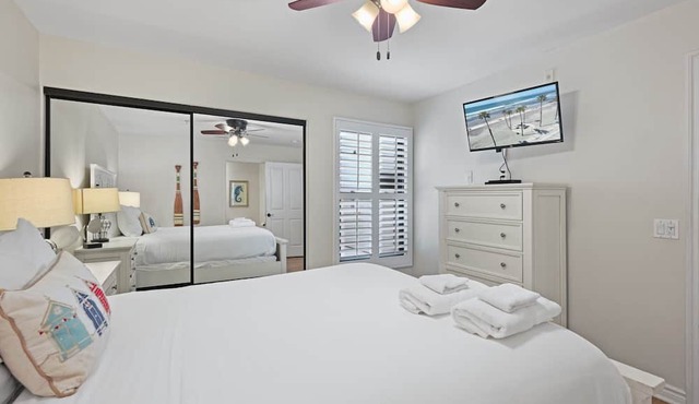 Pacific Blue Three| Walk to the Beach | 3 BR Home