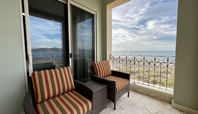 Charming sunset ocean view unit