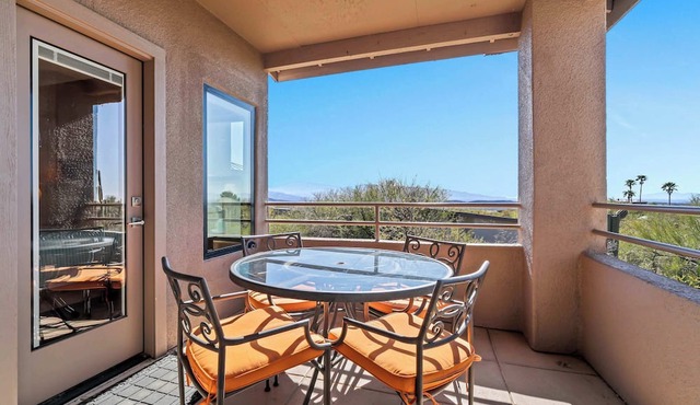 Gorgeous Mountain & City Views, Pools, & Hot Tubs