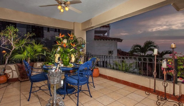 Zona Romantica. Beautiful Panoramic Ocean View