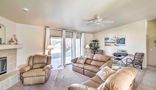 Cozy Lake Havasu House w/Views - 1 Mi to Water!