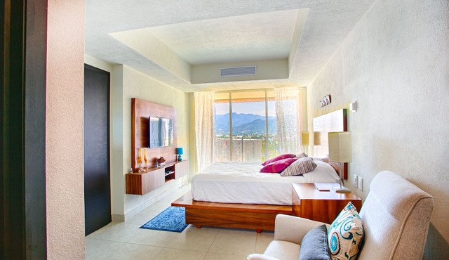 Ocean Views, Private Hot Tub & Resort Amenities