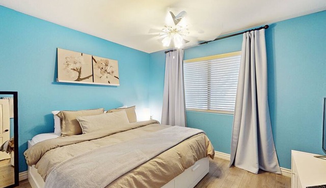 Pristine Desert Ridge home with a pool & backyard oasis - dog-friendly