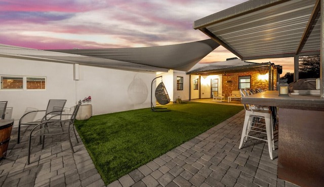 Sam Hughes/1 BD 1 BA/Shared Yard/Casita