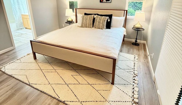 Bright + Comfortable 3BR Family Retreat by Degarmo Park in Chico