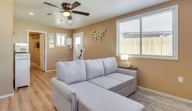 3 Mi to Lookout Mtn! Gem w/Fire Pit + Fenced Yard