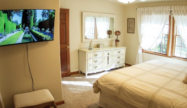Peaceful Cool CA Gold Country Retreat - Hot Tub, BBQ, Home Theater & Game Tables in Cool