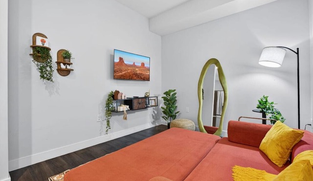 Arcadia Getaway – Pool, Gym, Games, EV Charging