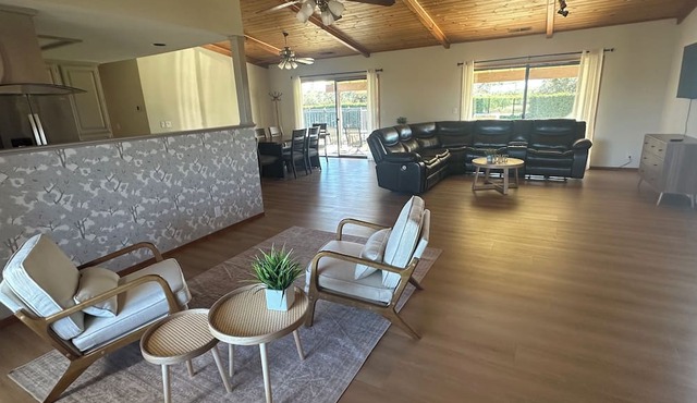 Spacious & Serene Orchard Home w/patio & Pool