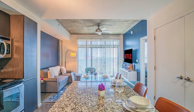 Modern 1BD Near ASU | Pool, Gym & Parking