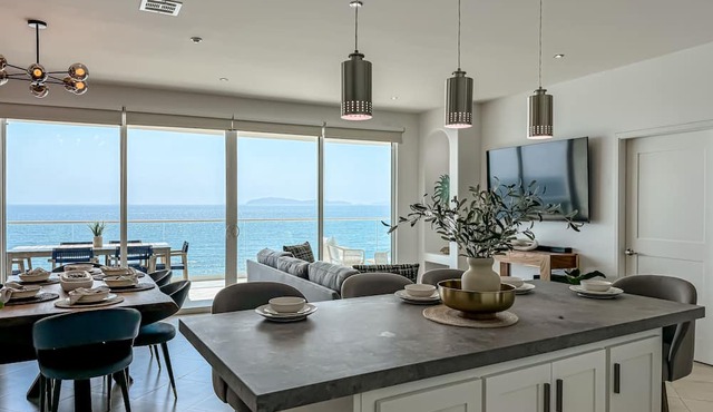 Breezy BeachfrontMarYSolCondo-7th Flr-Rosarito