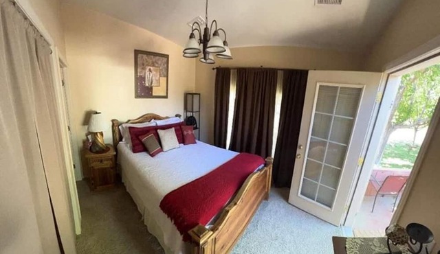 Cozy 1-bedroom apartment, WiFi, AC, Views! Wildlife! In charming Pahrump
